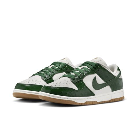 Women S Dunk Low Gorge Green FJ2260 002 Release Date Nike SNKRS