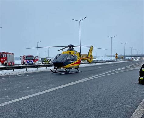 Miertelny Wypadek Na Autostradzie A Nie Yje Kobieta Zdj Cia