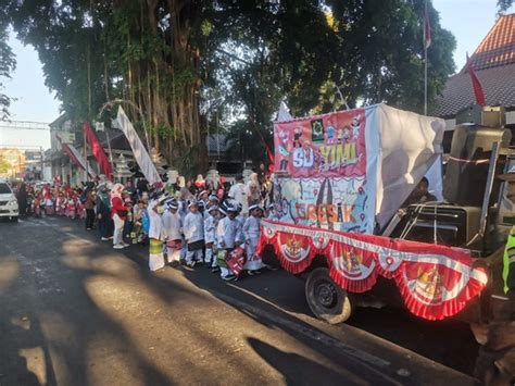 Parade Budaya Meriahkan Hut Ri Ke Di Gresik Sd Yimi Angkat Ikon