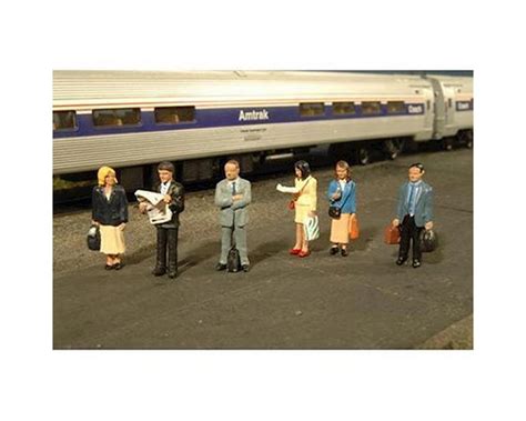 Bachmann SceneScapes Standing Platform Passengers (HO Scale) [BAC33110 ...