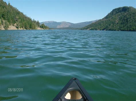 Rimrock Lake In A Canoe Near Yakima Wa Camping World Locations