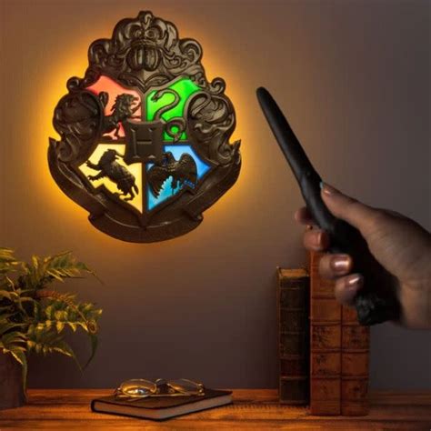 Lampe Harry Potter Embl Me De Poudlard Illumin Avec T L Commande