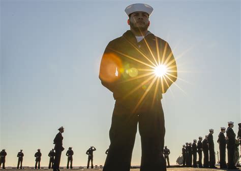 U S Navy On Twitter Usnavy Photos Of The Day 1️⃣ And 2️⃣ Sailors Man