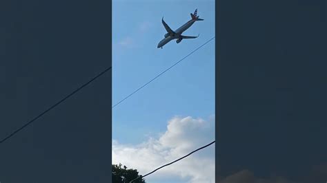 American Airlines Airbus A321 253NX N451AN Approaching To Miami From