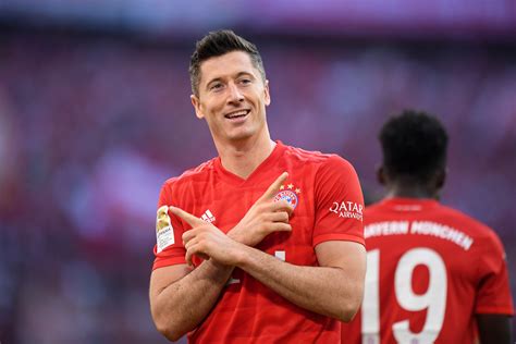 Robert Lewandowski Starts Bundesliga With Goals In Straight Games