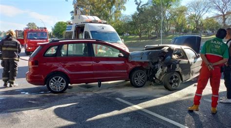 Un choque de dos autos a la altura de San Martín generó problemas en la