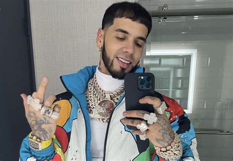 Anuel Celebra Que Su Tema En Respuesta A Karol G Está Segundo A Nivel