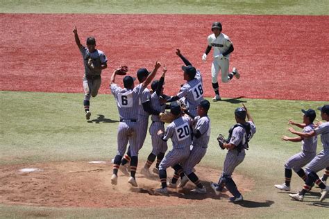 ＜上田西・松商学園＞甲子園出場を決めて喜ぶ上田西ナイン ― スポニチ Sponichi Annex 野球