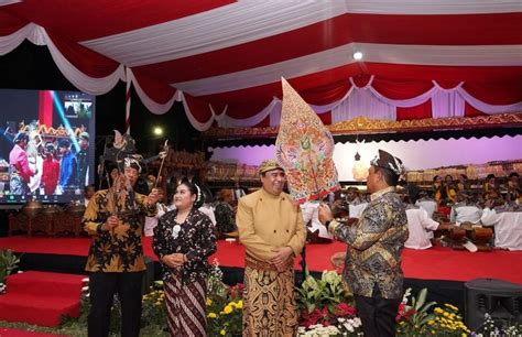 Pagelaran Wayang Kulit Serentak Hingga Mancanegara Tandai Puncak Hut Ke