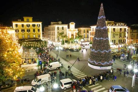 Natale in Campania viaggio alla scoperta delle luminarie più belle