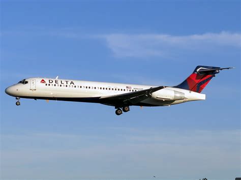 Boeing 717-200 Delta Air Lines - FlyRadius