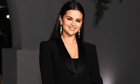 Selena Gomez Responde A Las Críticas Por Su Físico Y Muestra Sus Trucos