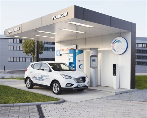 Auto A Idrogeno Hyundai Inaugura Una Stazione Di Rifornimento In