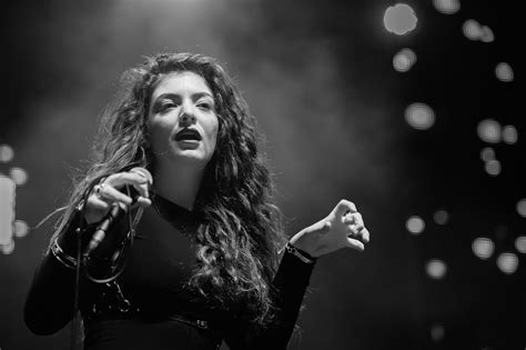 4256x2832 Lorde Wallpaper Free Hd Widescreen Coolwallpapersme