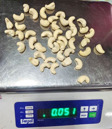 Whole W400 Cashew 10 Kg At Rs 685 Kg In Pune ID 27106149955