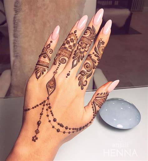 Henne Henna Tout En Finesse Pour Une Mari E El Gante Et Raffin E Et