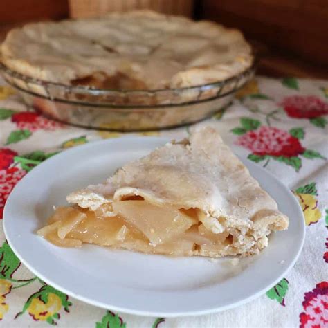 How to Make Easy Old-Fashioned Apple Pear Pie - Homespun Seasonal Living