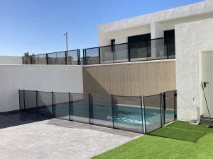 Instalación de vallas de piscinas Azur Piscina y Spa