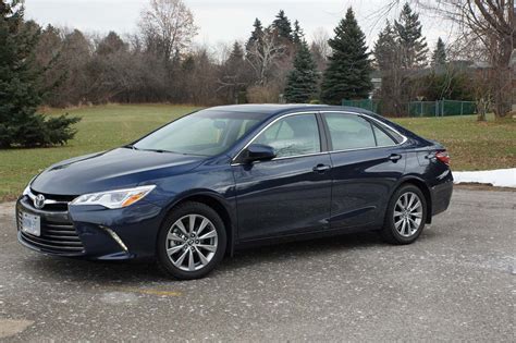 2015 Toyota Camry XLE V6 | www.motorpress.ca