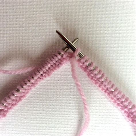 tutorial: knitting in the round with circular needles - La Visch Designs