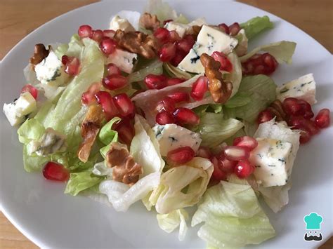 Ensalada de granada y queso azul Fácil