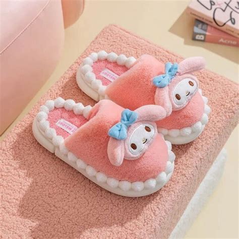 Kawaii Sanrio Anime Hobby My Melody Kuromi Cinnamoroll Hello Kitty Winter Girl Half Surrounded