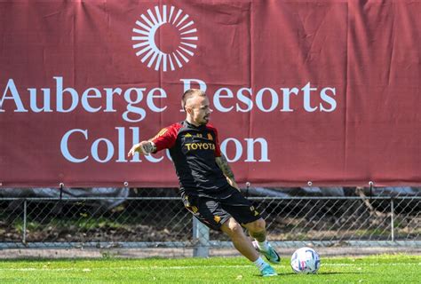 Trigoria Lallenamento Senza I Nazionali Abraham Ancora In Gruppo