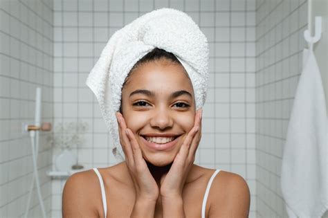 How To Choose The Right Cleanser For Your Skin Broke And Chicbroke