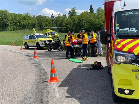 Haut Doubs Un motard suisse gravement blessé après une sortie de route