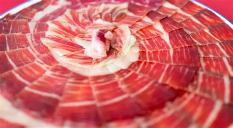 Descubriendo Sabores Todo Sobre las Diferencias entre Jamón Serrano e