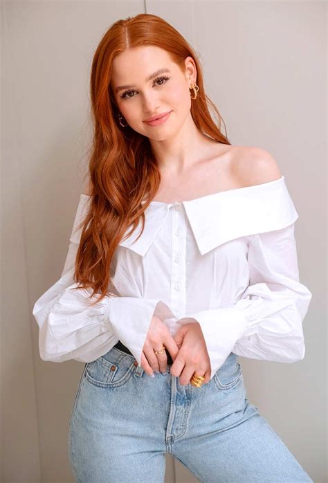 Riverdales Madelaine Petsch Pregnant Vanessa Morgan Is A ‘badass