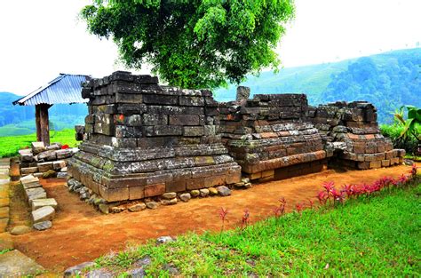 Candi Sirah Kencong Balai Pelestarian Kebudayaan Wilayah Xi