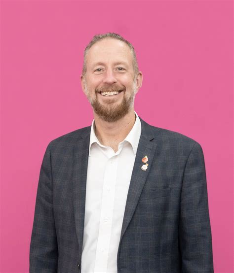 Fixed fees will soon replace traditional estate agent charges 32