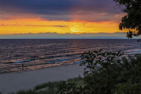 Lake Michigan Sunset Lake Michigan Sunsets Come In Differe Flickr