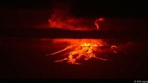 Vulkanausbruch Auf Galapagos Sn At