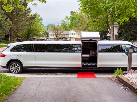 Experience Luxury Key Factors To Consider When Hiring A Limousine