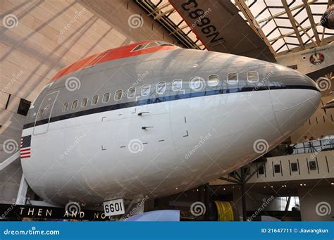 Boeing 747-100 Nose Section And Cockpit Editorial Image | CartoonDealer ...