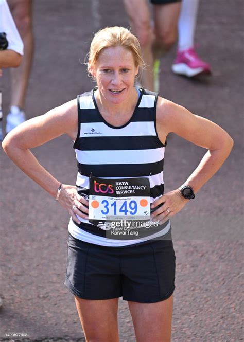 Sophie Raworth Completes The 2022 Tcs London Marathon On The Mall On