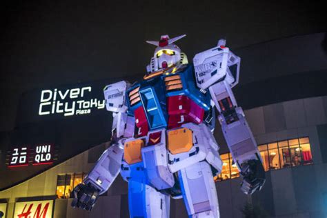 Gundam Statue (Odaiba) - Places in Japan