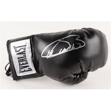 Canelo Alvarez Signed Everlast Boxing Glove (JSA COA) | Pristine Auction