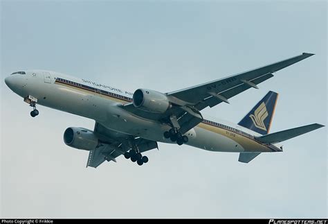 V Srb Singapore Airlines Boeing Er Photo By Frikkie Id