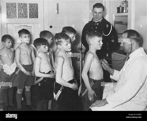 Medical Examination For The Admission To Deutsches Jungvolk 1927 Stock