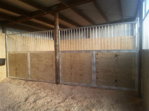 2ft Length 220cm High Modular Horse Stall Kits Bamboo Steel Frame Material