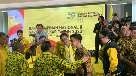 Gibran Dipinang Golkar Jadi Cawapres Prabowo Pilpres Diprediksi