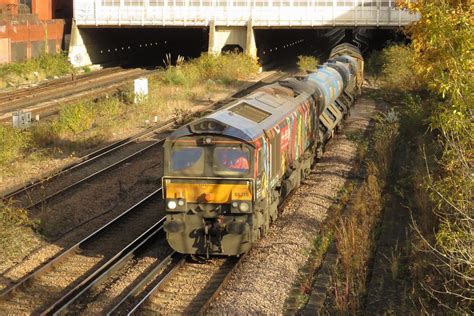 66718 Wimbledon GB Railfreight Class 66 No 66718 Sir P Flickr