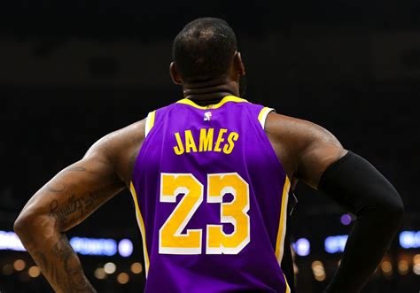 Lebron James Contract Star Signs Two Year Million Extension With