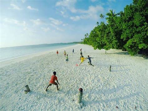 Pantai Pasir Panjang Atau Dalam Bahasa Lokal Disebut Pantai Ngurbloat