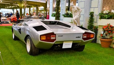 Lamborghini Countach A Real Symphony Of Flat Design