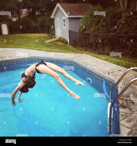 Woman Diving Swimming Pool Hi Res Stock Photography And Images Alamy