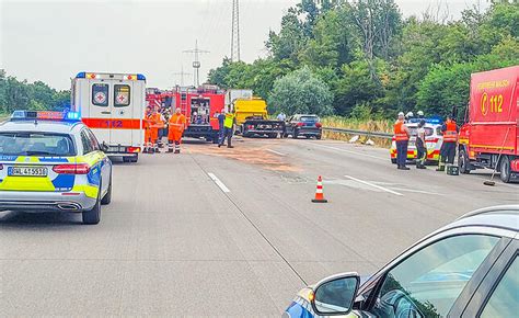 T Dlicher Unfall Auf Der A Vollsperrung Bis Uhr Zwischen Rastatt